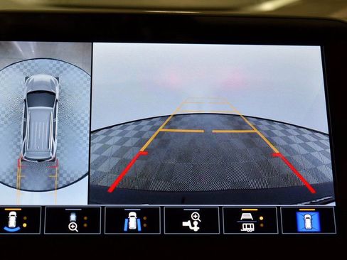 Used 2024 Chevrolet Equinox Premier image 31