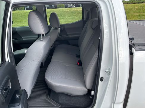 Used 2022 Toyota Tacoma SR AWD/4WD image 30