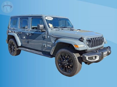 Used 2024 Jeep Wrangler Unlimited Sahara w/ Technology Group AWD/4WD image 1