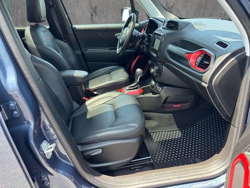 Used 2022 Jeep Renegade Trailhawk w/ Sun/Sound Group AWD/4WD image 16