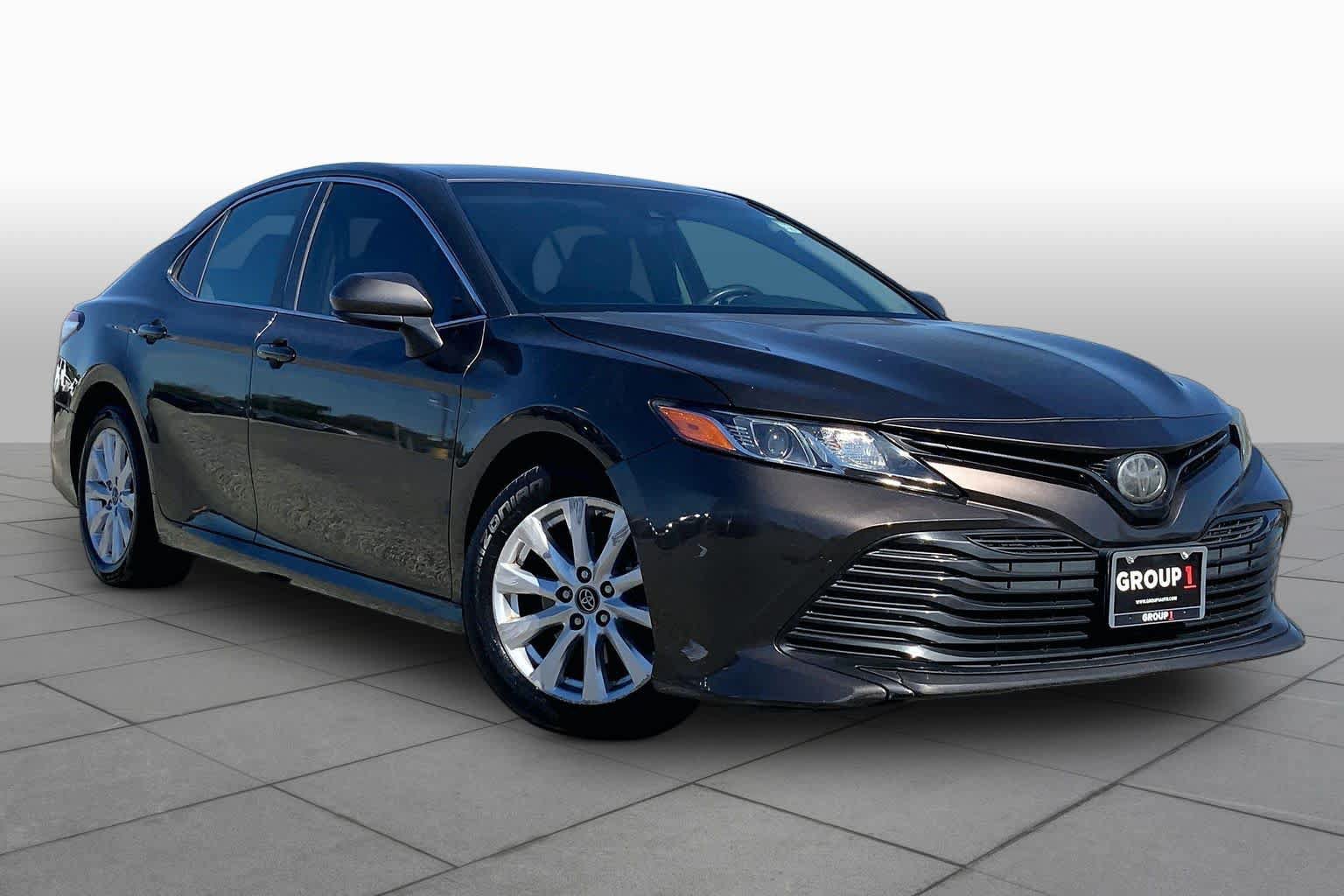 Used 2018 Toyota Camry LE FWD image 3