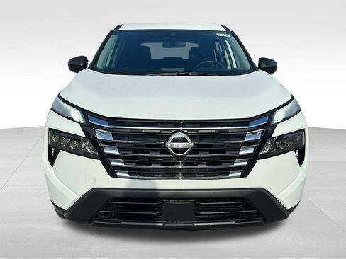 Used 2025 Nissan Rogue S AWD/4WD image 2