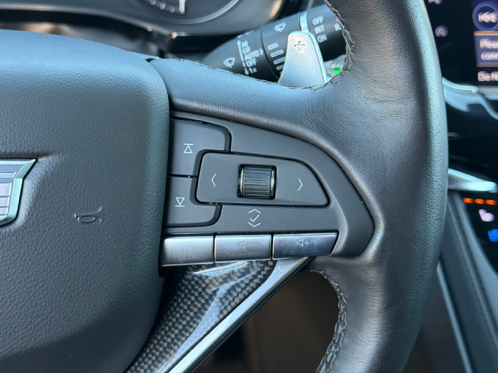 Used 2022 Cadillac XT6 Sport w/ Technology Package AWD/4WD image 28
