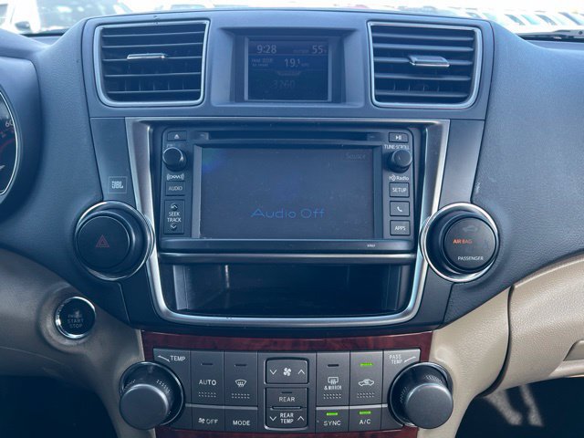 Used 2013 Toyota Highlander Limited AWD/4WD image 17