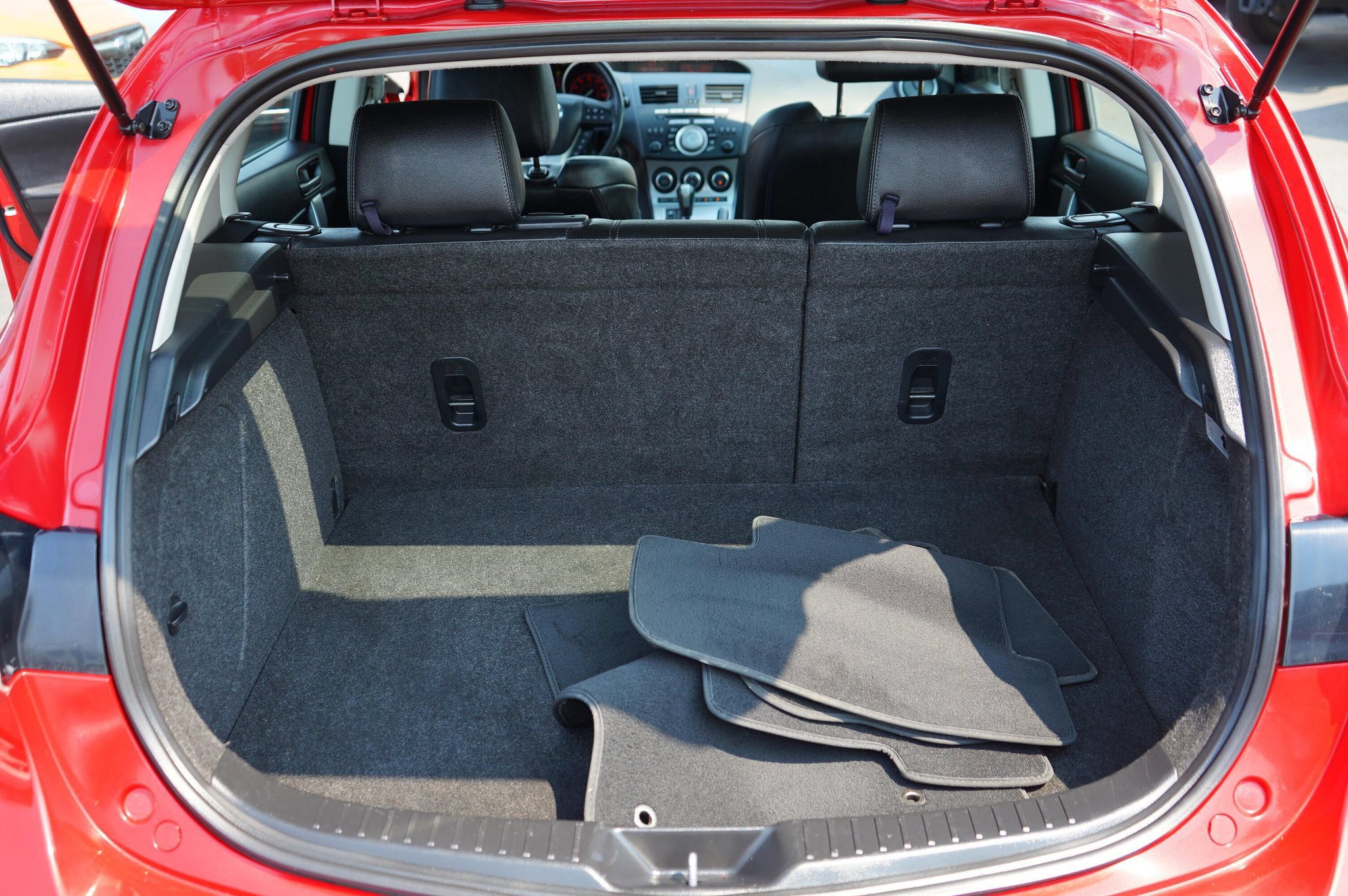Used 2011 MAZDA MAZDA3 s Grand Touring w/ Tech Pkg FWD image 9