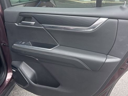 Used 2024 GMC Acadia Elevation image 41