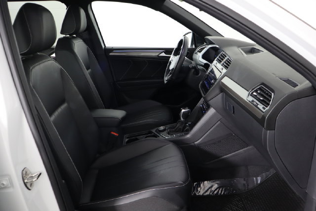 Used 2024 Volkswagen Tiguan SE R-Line AWD/4WD image 17