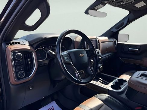 Used 2019 Chevrolet Silverado 1500 High Country w/ Technology Package image 19