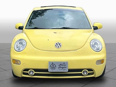 Used 2001 Volkswagen Beetle GLX FWD image 3