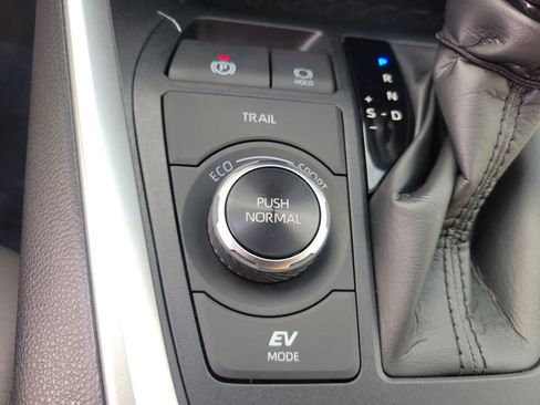 Used 2023 Toyota RAV4 XLE image 22