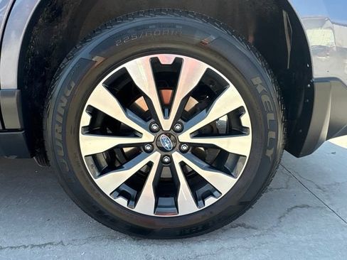 Used 2017 Subaru Outback 2.5i Limited AWD/4WD image 9