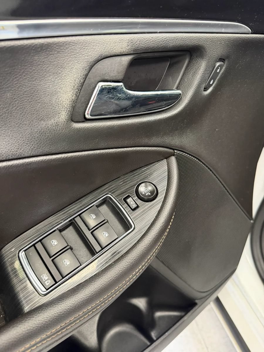 Used 2016 Chevrolet Impala LT w/ Convenience Package FWD image 18