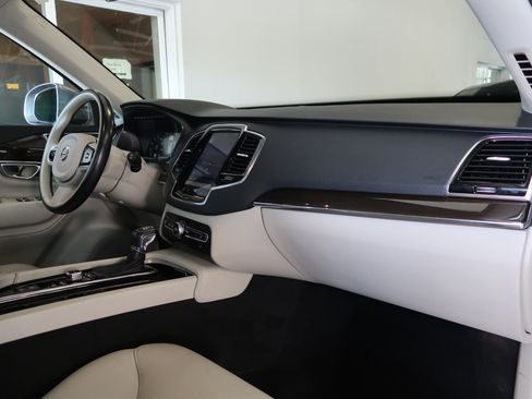 Used 2017 Volvo XC90 T6 Momentum w/ Vision Package AWD/4WD image 29