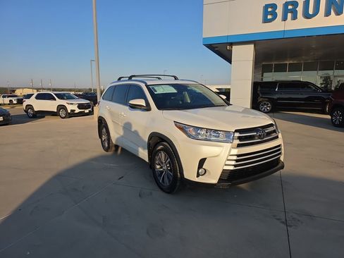 Used 2018 Toyota Highlander XLE w/ Protection Package #3 image 3
