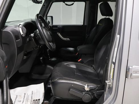 Used 2014 Jeep Wrangler Unlimited Sahara w/ Trailer Tow Group AWD/4WD image 11