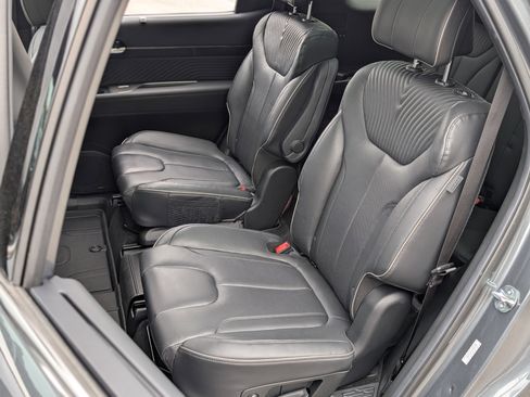 Used 2024 Hyundai Palisade Calligraphy image 18