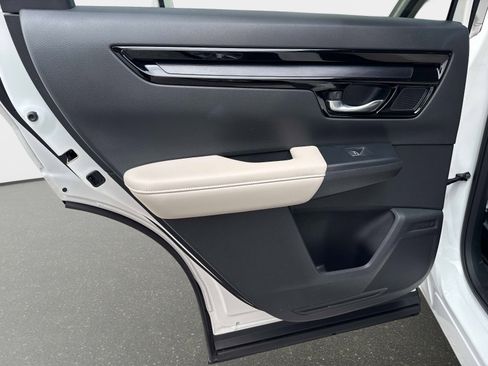 Used 2025 Honda CR-V EX-L image 11