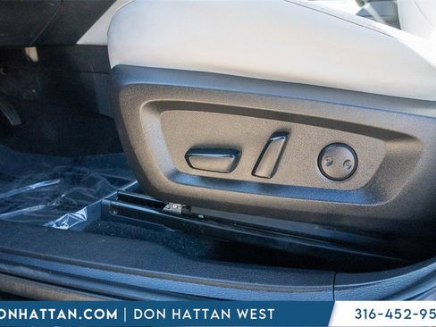 Used 2022 Mitsubishi Outlander SEL image 18