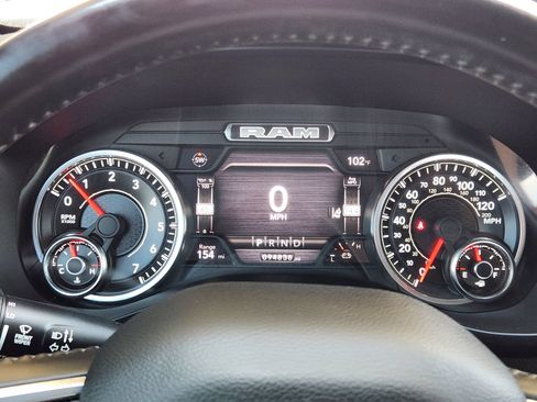 Used 2022 RAM 1500 Laramie AWD/4WD image 17