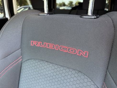 Used 2021 Jeep Wrangler Unlimited Rubicon AWD/4WD image 23