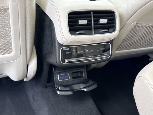 New 2026 Mercedes-Benz GLS 450 4MATIC image 15
