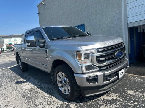 Used 2022 Ford F350 Platinum AWD/4WD image 3