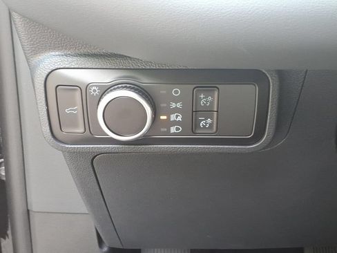 Used 2026 Ford Explorer Active AWD/4WD image 19