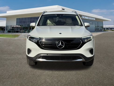 Used 2023 Mercedes-Benz EQB 300 4MATIC image 3