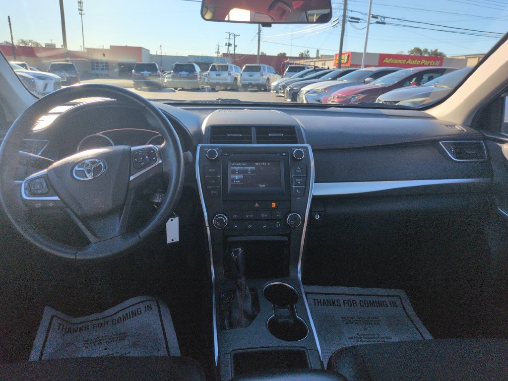Used 2017 Toyota Camry SE FWD image 12