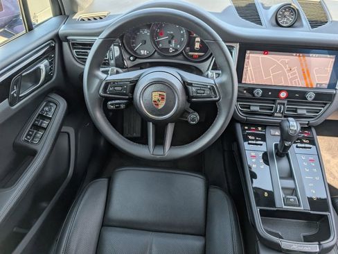 Certified 2024 Porsche Macan AWD/4WD image 19