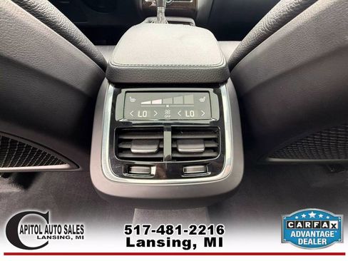 Used 2016 Volvo XC90 T6 Momentum w/ Momentum Plus Package image 18