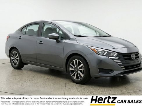 Used 2025 Nissan Versa SV image 1