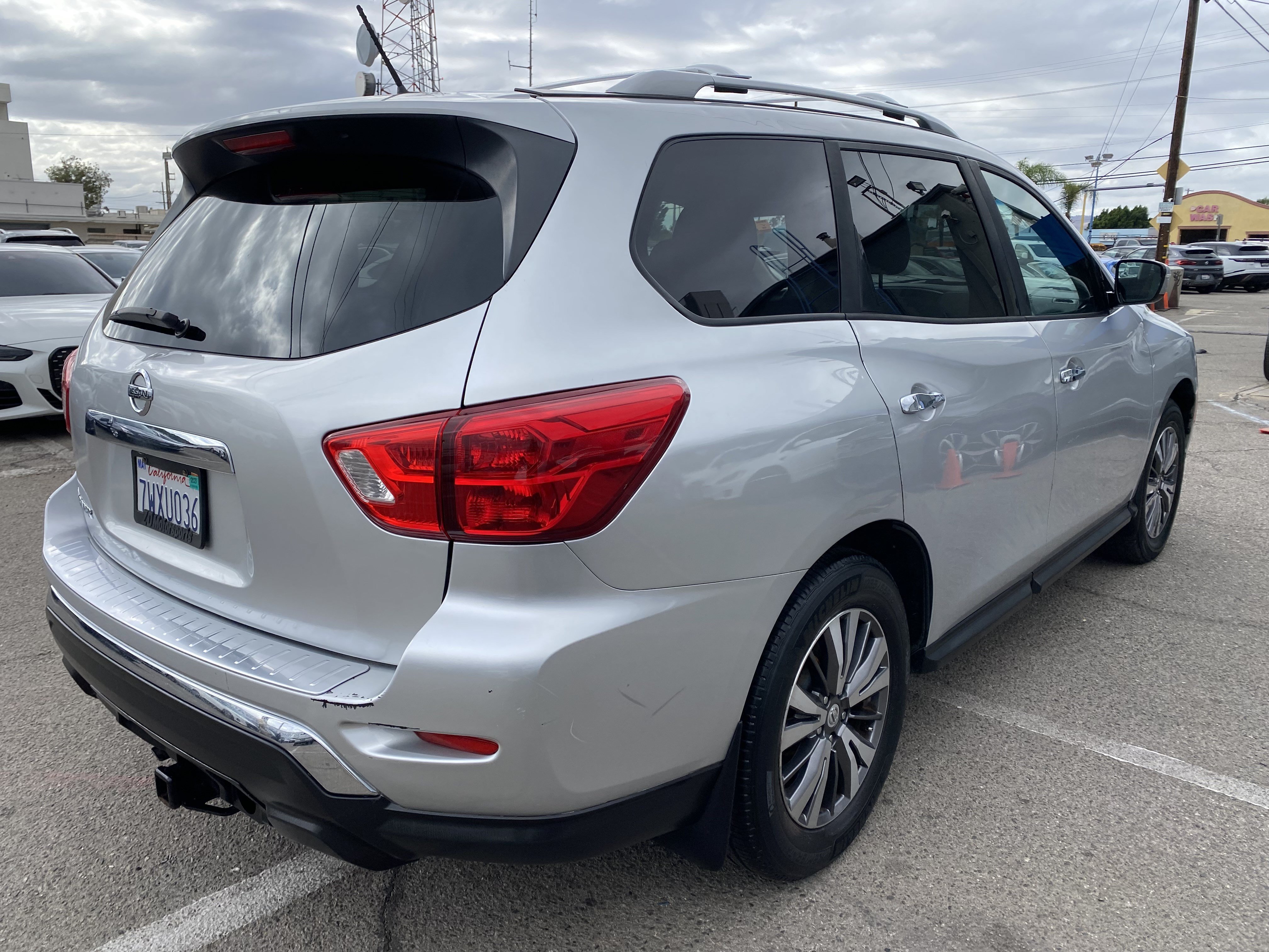 Used 2017 Nissan Pathfinder S FWD image 9