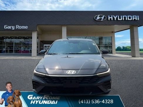 Certified 2025 Hyundai Elantra SEL FWD image 3