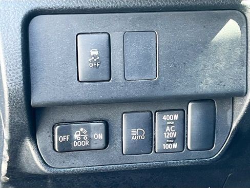 Used 2023 Toyota Tacoma TRD Off-Road AWD/4WD image 10