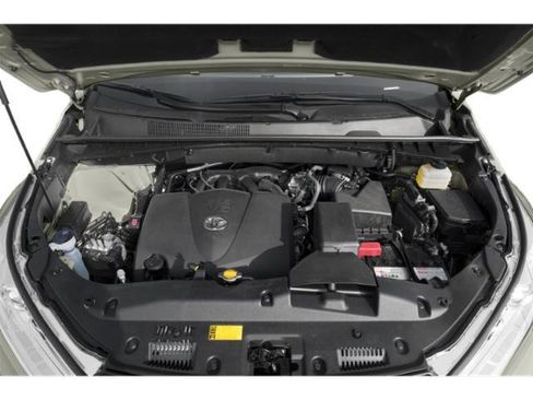 Used 2019 Toyota Highlander XLE FWD image 13