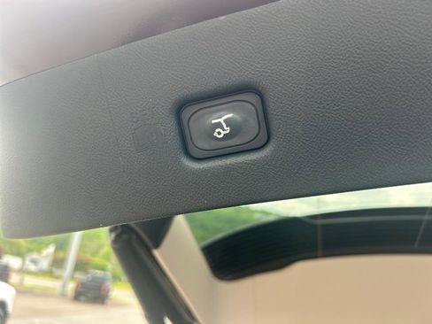 Used 2022 Lincoln Nautilus Standard w/ Premium Package image 8