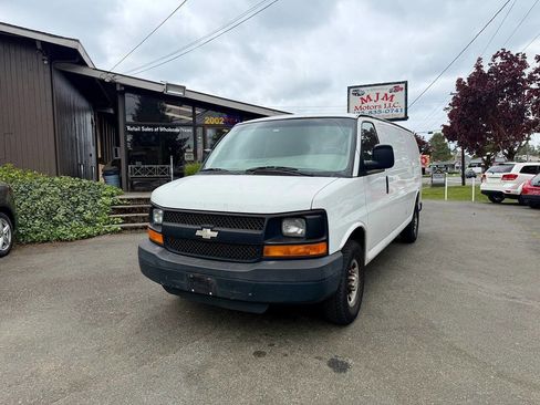 Used 2008 Chevrolet Express 2500 Extended RWD image 2