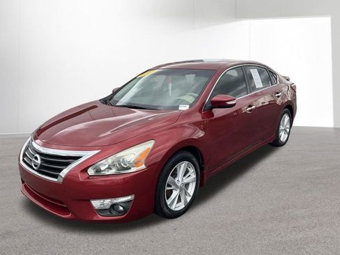 Used 2013 Nissan Altima 2.5 SL w/ Technology Pkg image 2