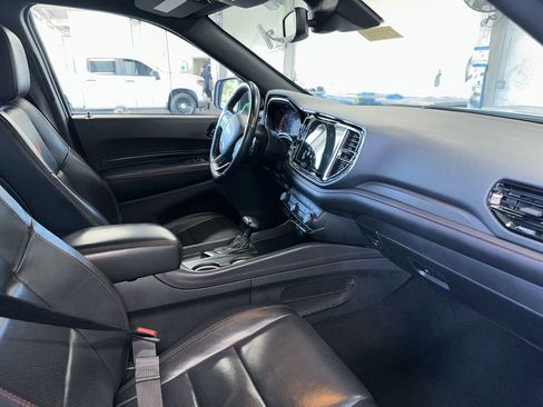 Used 2024 Dodge Durango GT image 3