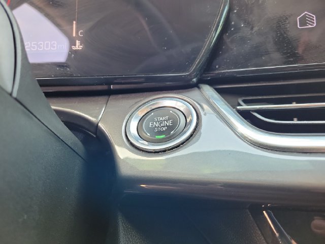 Used 2025 Chevrolet Trax ACTIV FWD image 37