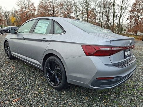 New 2026 Volkswagen Jetta SE image 3