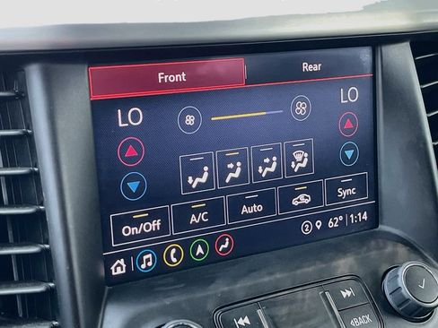 Used 2023 GMC Acadia SLT w/ Technology Package AWD/4WD image 16
