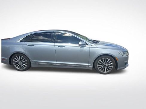 Used 2020 Lincoln MKZ FWD image 8