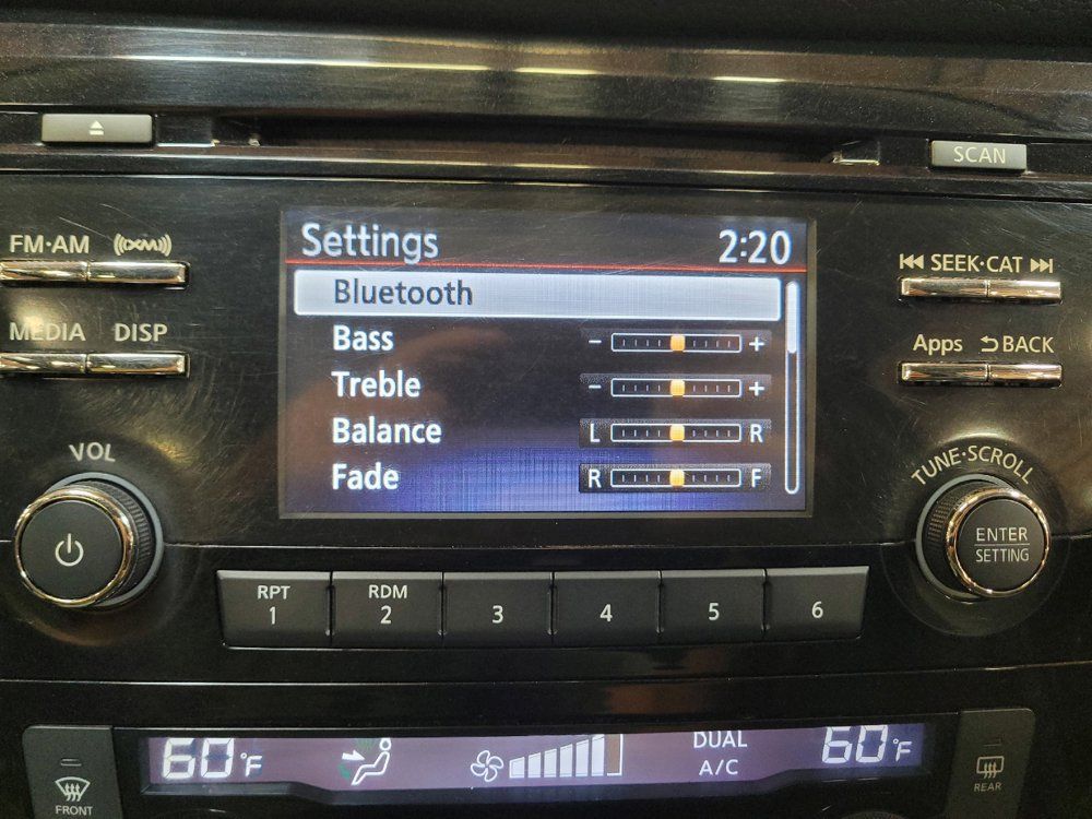 Used 2015 Nissan Rogue SV AWD/4WD image 25