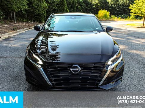 Used 2025 Nissan Altima 2.5 SV FWD image 8