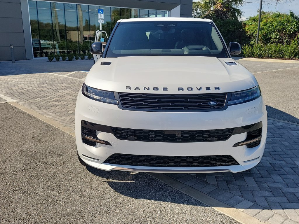 New 2027 Land Rover Range Rover Sport Dynamic SE AWD/4WD image 8