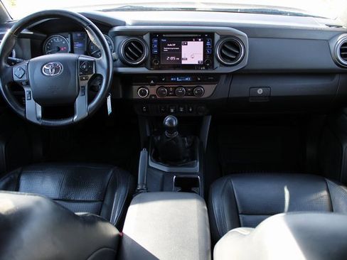 Used 2019 Toyota Tacoma TRD Off-Road image 14