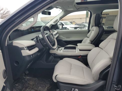 New 2026 Lincoln Navigator Reserve w/ Jet Appearance Package image 12