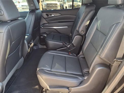 New 2026 Chevrolet Traverse LT w/ Enhanced Driving Package image 7